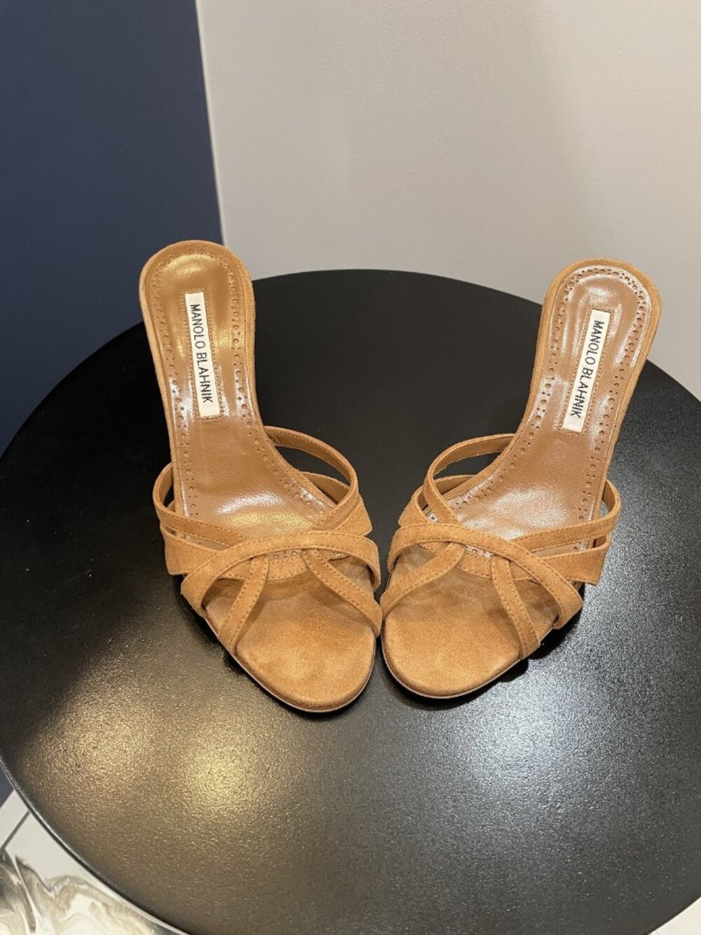 Manolo Blahnik Suede Mule Sandals 35.5 Tan Kitten Heel Strappy Italy